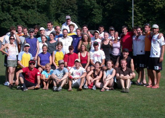 Die Organisations-Gruppe "Frühsport" nach der Ultimate-DM 2009 beim ASV Köln